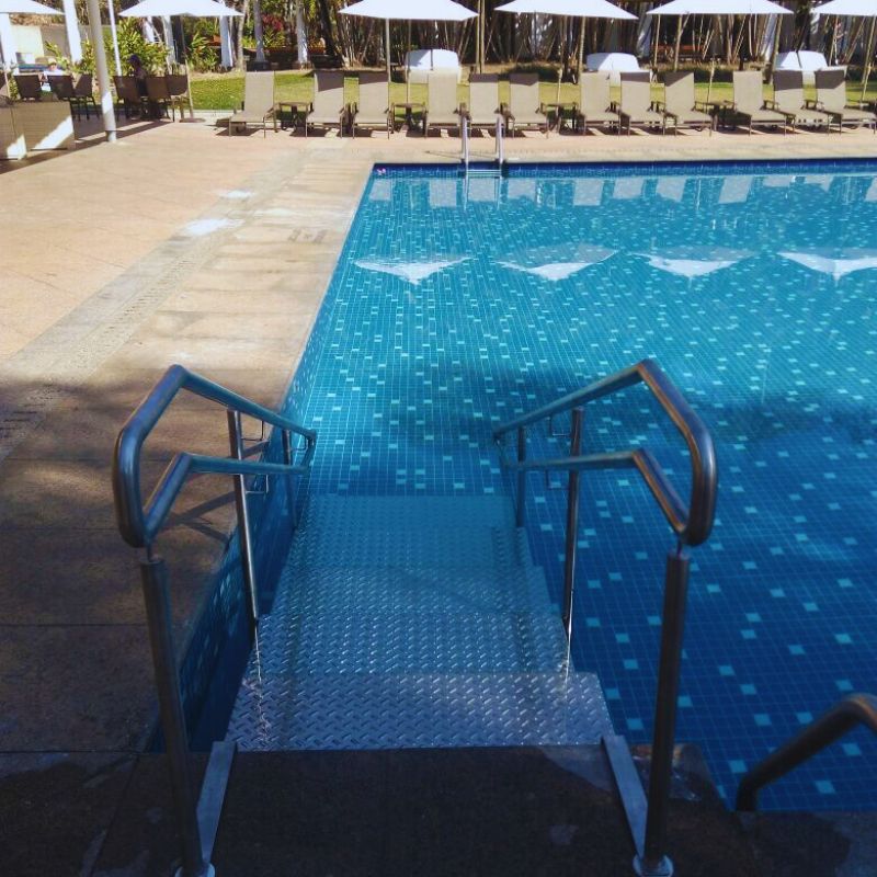 ESCADA INOX ACESSÍVEL PARA PISCINA FACILI...